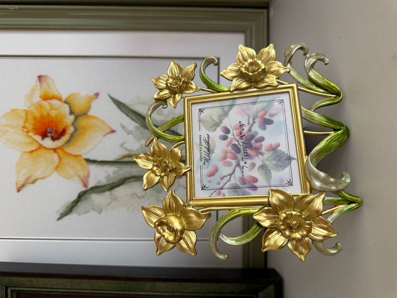 Рамка Лімітована DAFFODIL Gold Золоті квіти FDG2 фото