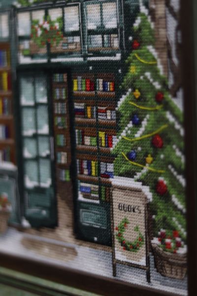 Набір для вишивки хрестиком "Затишна книгарня" (Міський краєвид, магазин, 24,5*24,5см) ЛВ-147 фото